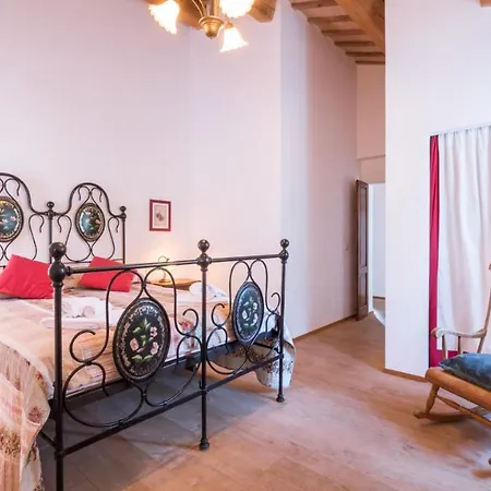 Willa Casale Del Podesta' 10&1, Emma Fratte Rosa