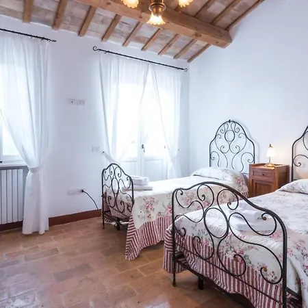 Casale Del Podesta' 10&1, Emma Fratte Rosa